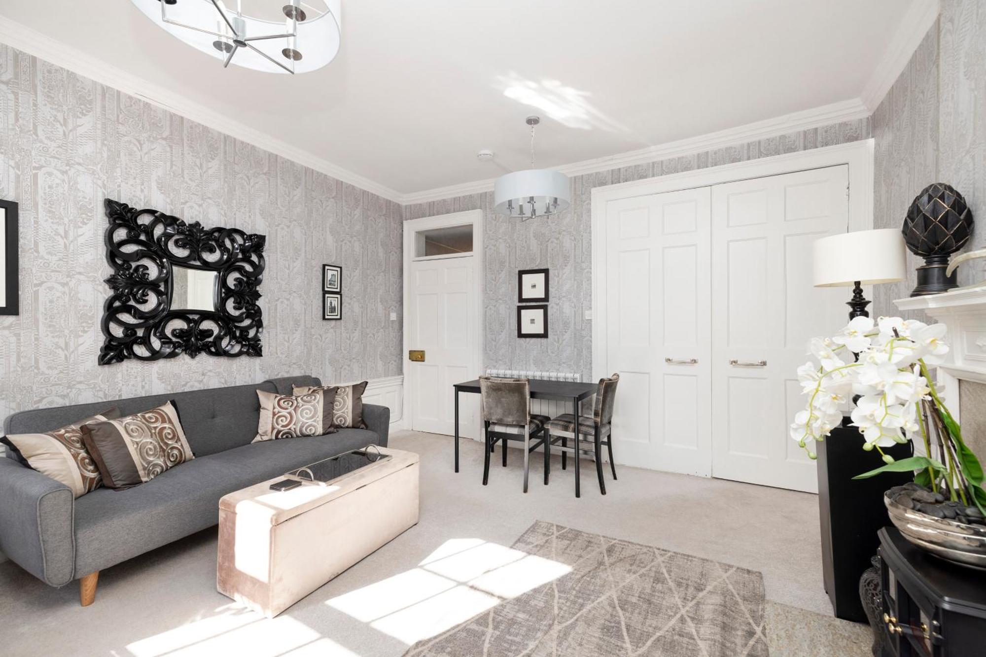Joivy Exclusive Apartment At The Heart Of New Town Единбург Екстер'єр фото